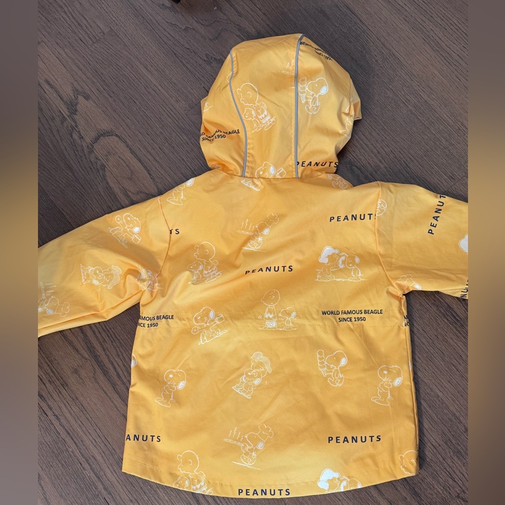 Peanuts Yellow Raincoat for Kids - Picture 4 of 11